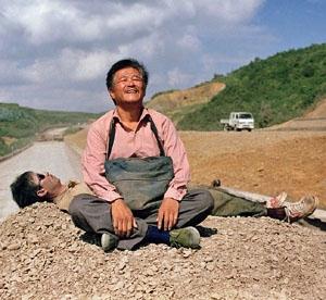 Zhao Hitches a Ride to Three Gorges in 'Getting Home'