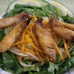 Spinach Salad with Crispy Mani-Mahi Skins