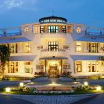 La Residence. Front view of the hotel (courtesy of La Residence and Spa)