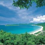 Wuzhizhou Island affords visitors a variety of water sports, including excellent fishing. With its abundant plant life, dense forests and green hills, it is truly a mini paradise for love