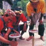 Gasing, or a top, is a form of village hobby favoured by fishermen and farmers in typical Malay villages. The aim is to keep the top spinning for as long as possible. Today, gasings are still played in small villages all over Penisula Malaysia.