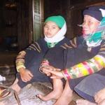 Les jeunes femmes LOLO noirs a Baolac - Vietnam